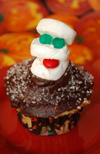 Halloween Cupcake Decorating: The Mummy