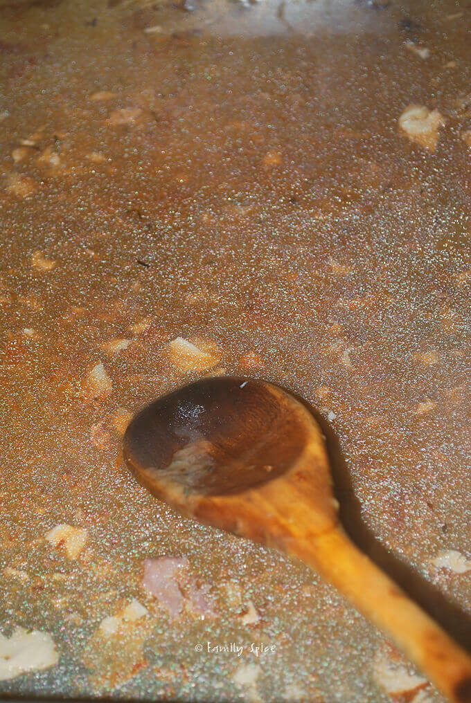 Making Pomegranate Gravy for Roast Turkey by FamilySpice.com