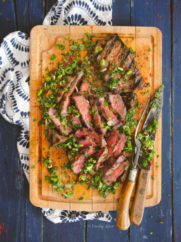 cropped-flat-iron-steak-cutting-board-sauce3-1200-2.jpg