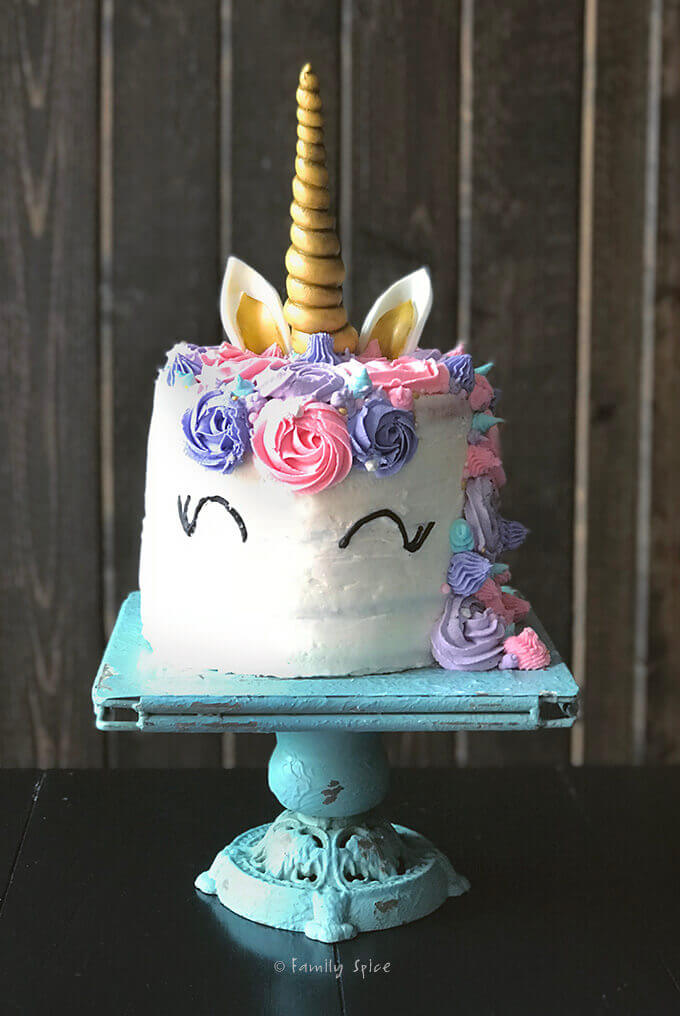 How to make a rainbow unicorn cake by FamilySpice.com