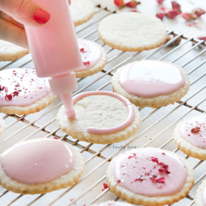 How To Make Royal Icing With Egg Whites Family Spice