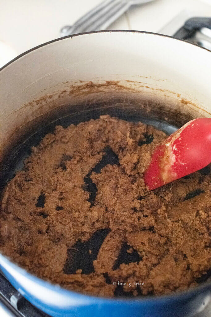 Roux getting darker and crumbly in an enamel coated cast iron pot